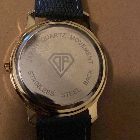 Mens Watch - Picture 3 of 4